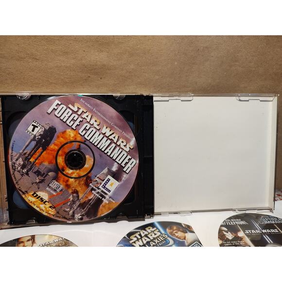 Lot Of 21 PC Games - Halo Batman Star Wars Empires Command Star Trek Assassin - Picture 16 of 16